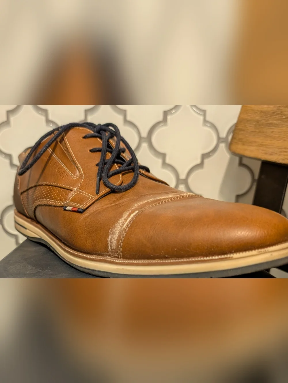 Tommy Hilfiger Men’s Brown Leather Lace-Up Dress Shoes